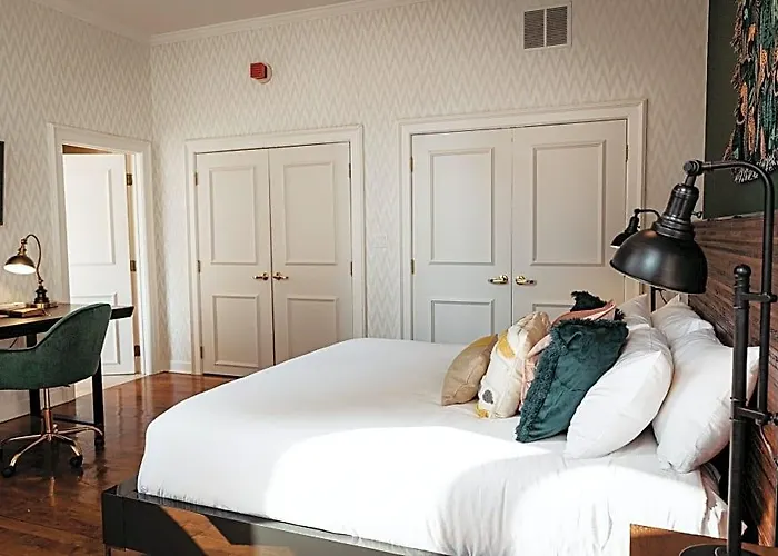 Selina Hotel